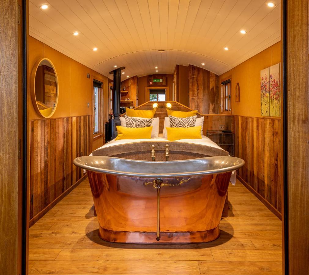 Ashwood Shepherd Hut -Ockeridge Rural Retreats Worcester Exterior foto