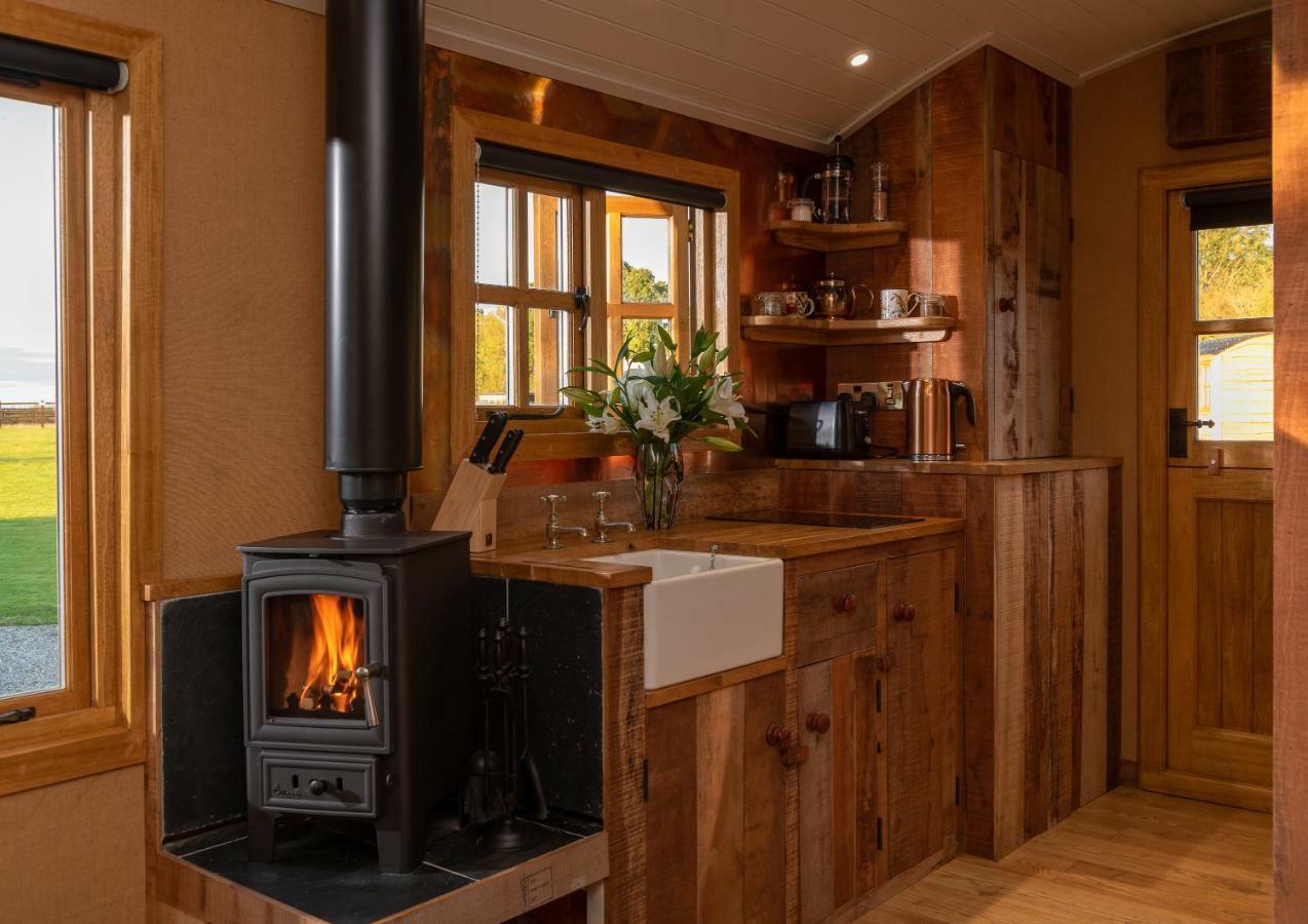 Ashwood Shepherd Hut -Ockeridge Rural Retreats Worcester Exterior foto